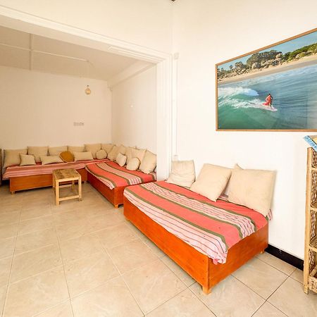 Bed and Breakfast Lucky'S Surf Camp Weligama Exterior foto