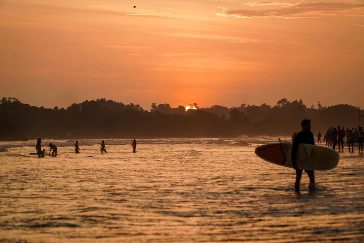 Bed and Breakfast Lucky'S Surf Camp Weligama Exterior foto