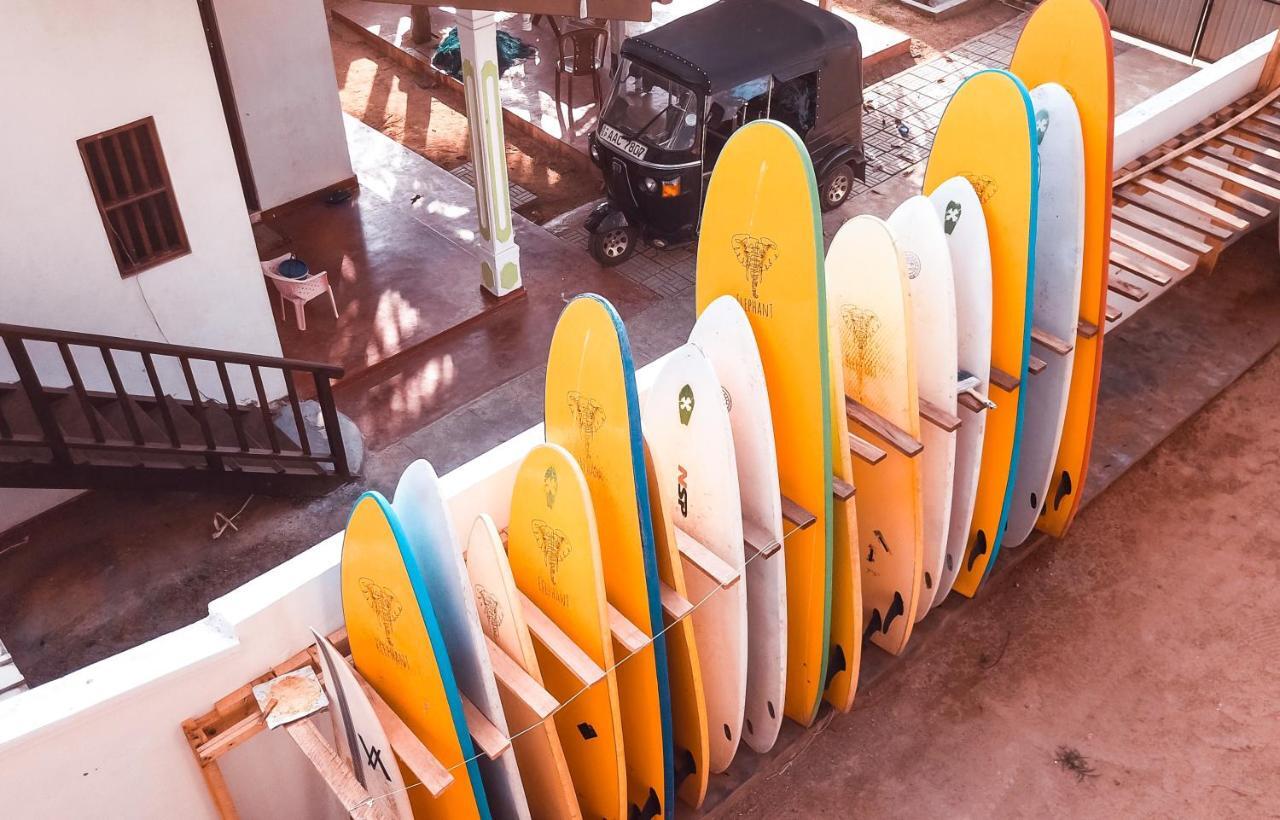 Bed and Breakfast Lucky'S Surf Camp Weligama Exterior foto